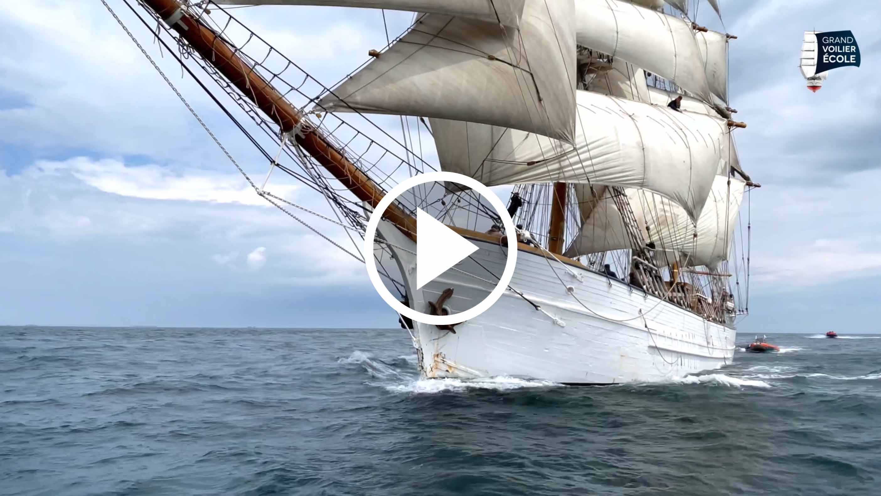 Grand voilier Le Francais - YouTube