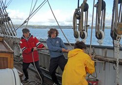 Le beau voyage de l'écrivain de marine et des huit élèves du lycée maritime